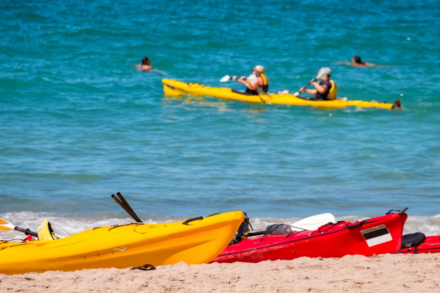 Quelle est la véritable différence entre un canoé et un kayak ?