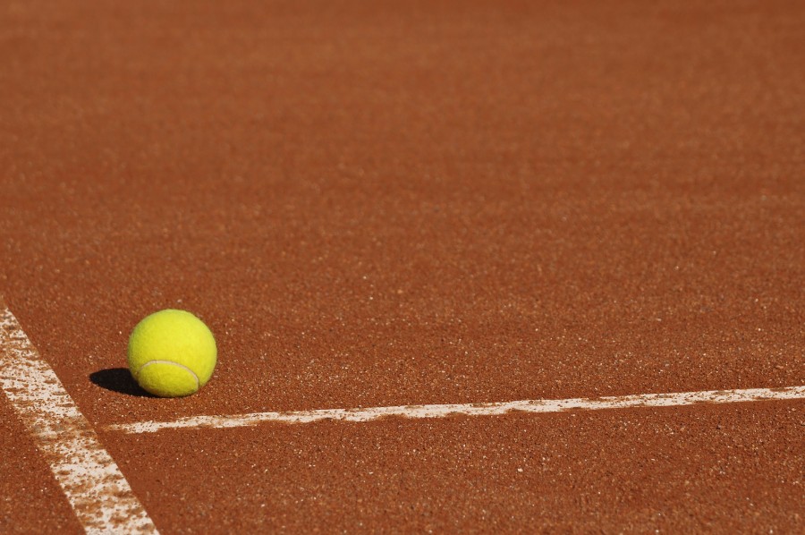 Quelles sont les dimensions standard d'un terrain de tennis ?